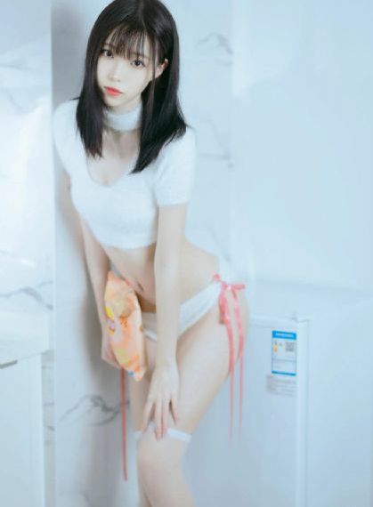 天降女子从2楼掉了下来樱花未增