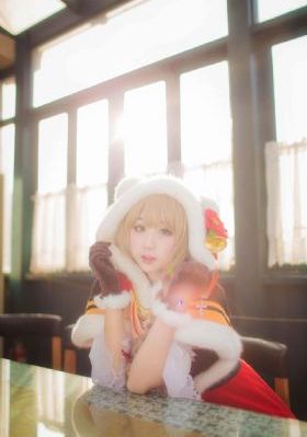 年轻漂亮的妈妈