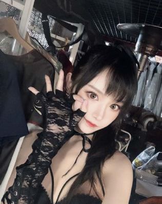 两腿之间