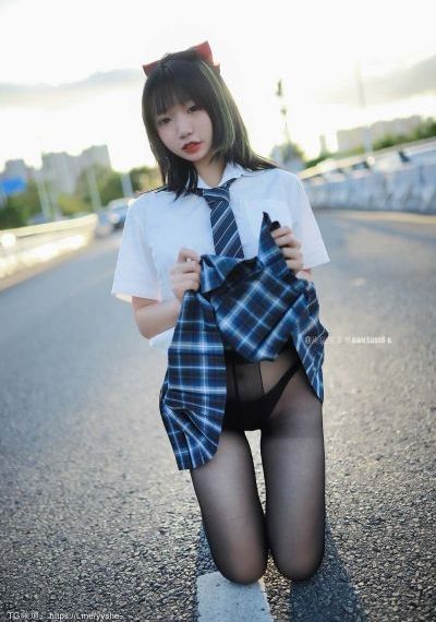 发狂的现代史 电影